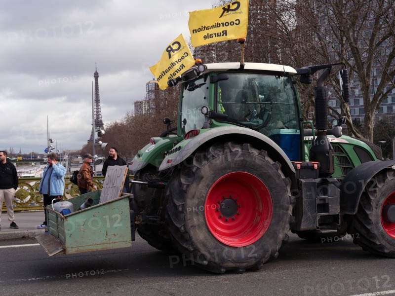 Farmers demonstrating in Paris on 23 February 2024
