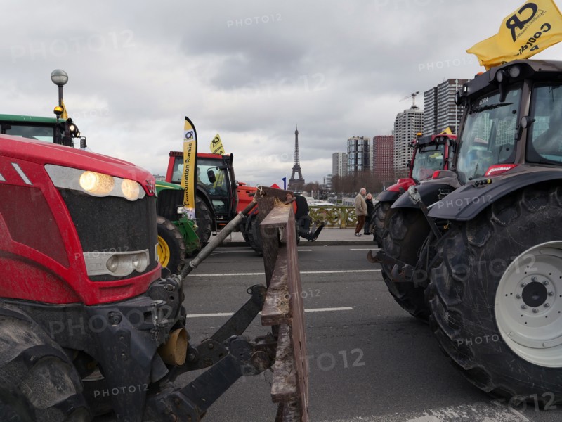 Farmers demonstrating in Paris on 23 February 2024