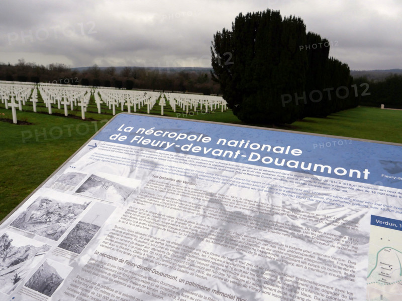 FRANCE-PREMIERE GUERRE MONDIALE-NECROPOLE