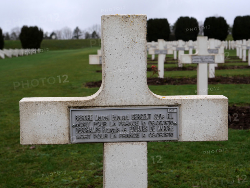 FRANCE-PREMIERE GUERRE MONDIALE-NECROPOLE