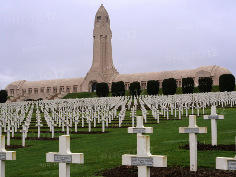 FRANCE-PREMIERE GUERRE MONDIALE-NECROPOLE