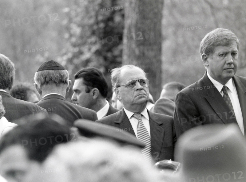 Personnalités politiques venues à Carpentras en 1990 suite à la profanation du cimetière juif de la ville