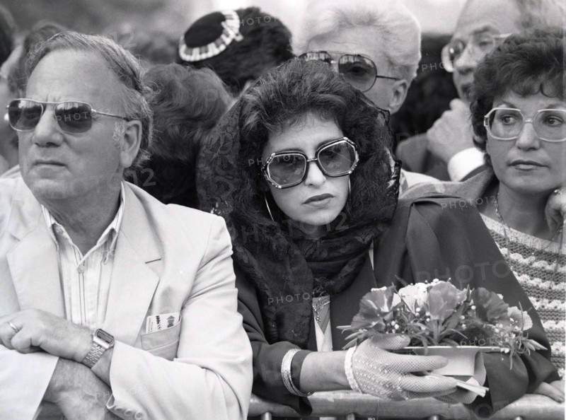 Carpentras en 1990 suite à la profanation du cimetière juif de la ville