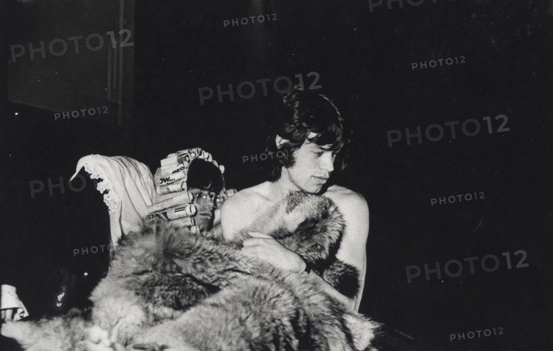 Parodie du procès d'Oscar Wilde dans la vieille église de Kings Cross, Londres (1966)