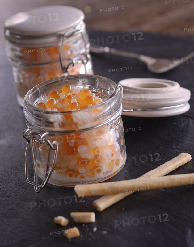 Repas "tout à l'oeuf" : perles aux oeufs de saumon