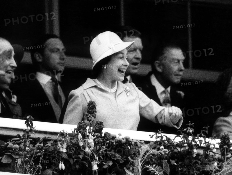 La reine Elisabeth II au Derby d'Epsom
