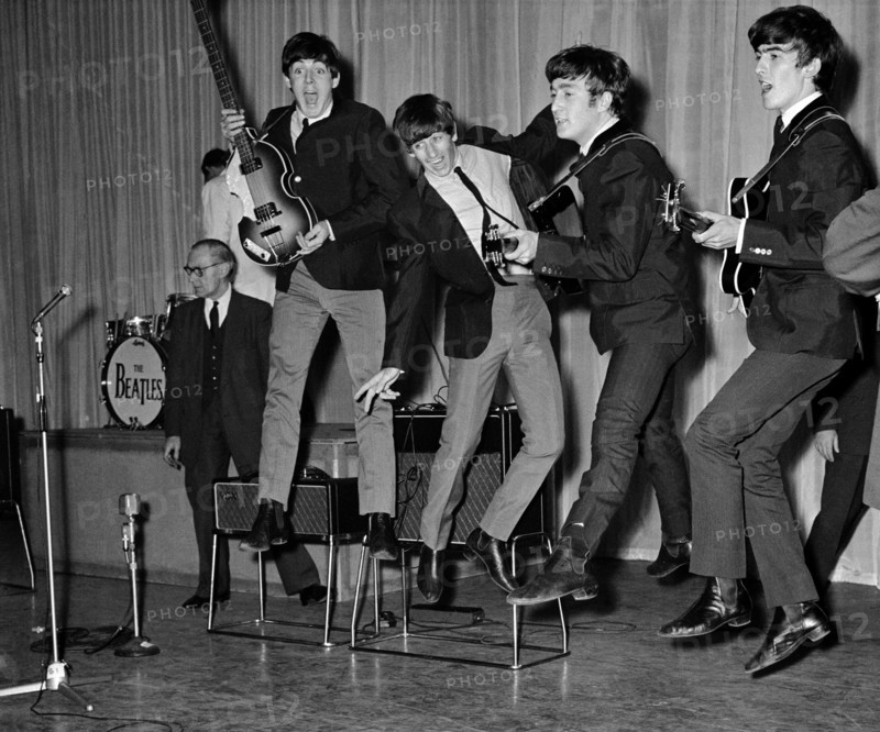 Les Beatles sur le plateau de l'émission "Royal Variety Show"