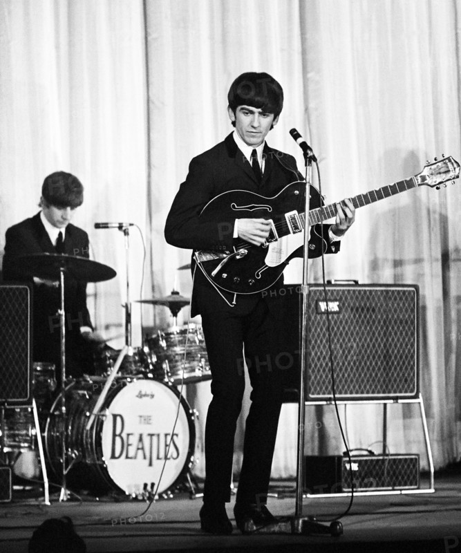 Les Beatles sur la scène de l'Olympia à Paris