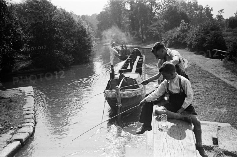 Pêche à Watford, 1945