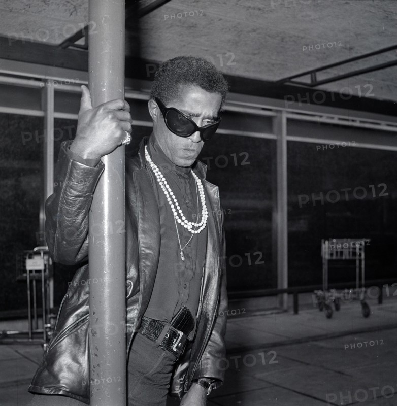 Sammy Davis Jnr. arriving at LAP.
16th September 1967.