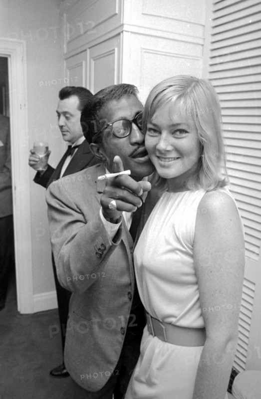 Sammy Davis Jnr. with fiancee actress May Britt.
6th June 1960.