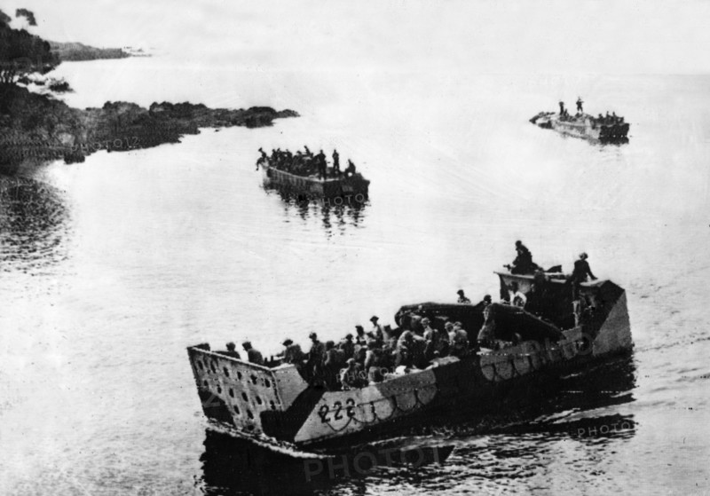 Picture taken six hours before the first Allied landings on the Southern Coast of France when commando troops captured the island known as the Ile Du Levant, just off the French mainland near Toulon.
Picture shows a Canadian landing craft slipping into an inlet on the island with supplies for the commandos.
August 1944.
