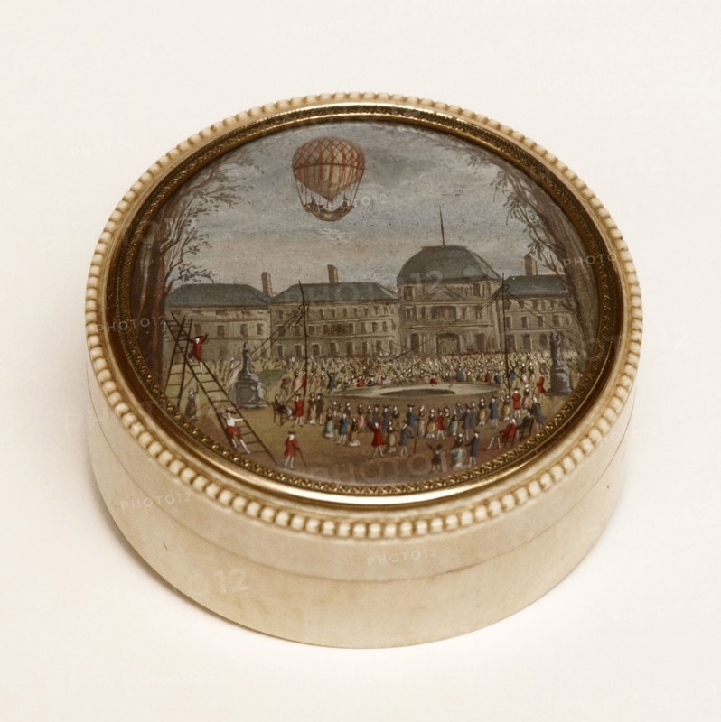 Box decorated with a balloon flight, 1783