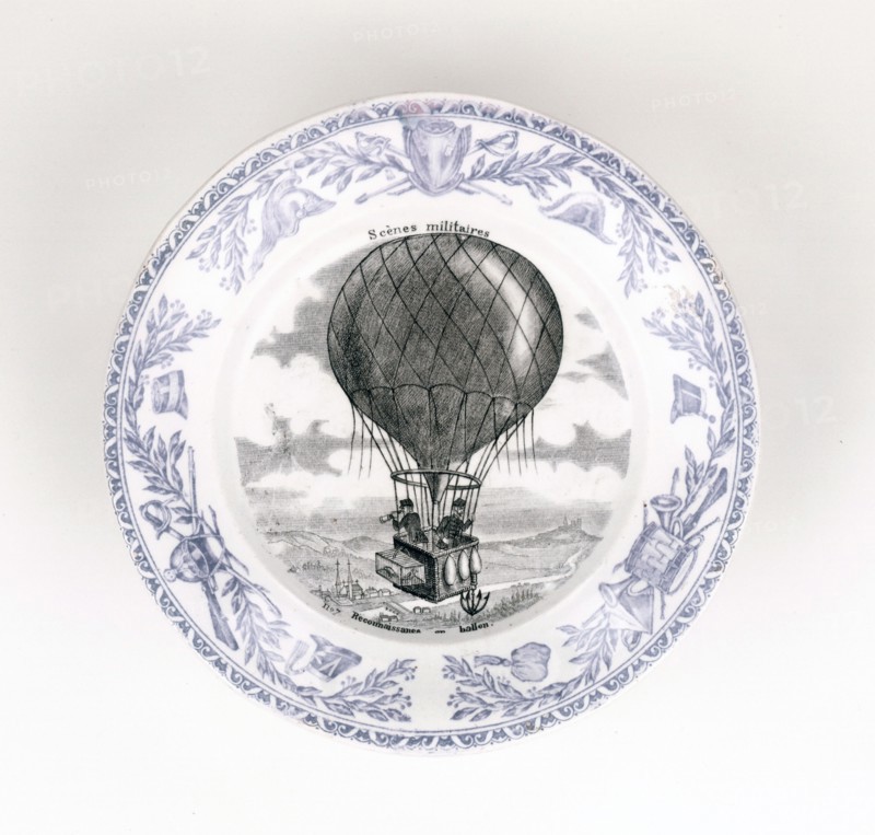 Plate with military reconnaissance balloon scene