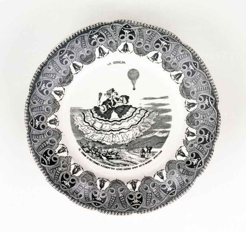 "La crinoline" plate