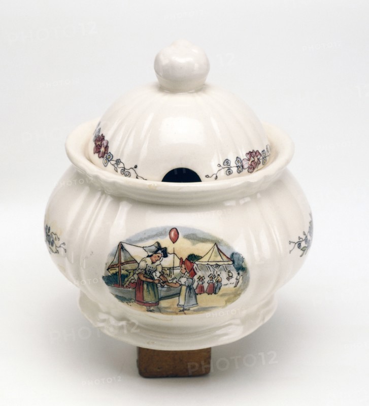 Mustard pot