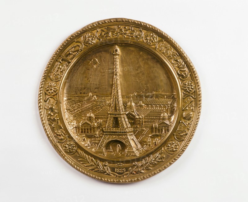 Souvenir dish for the World Fair of 1889