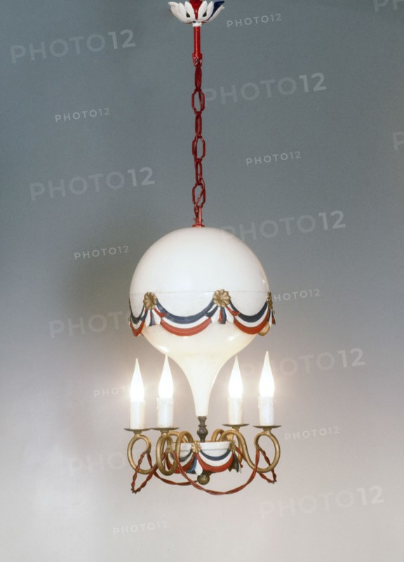 Chandelier with four lights, in the shape of a hot-air balloon