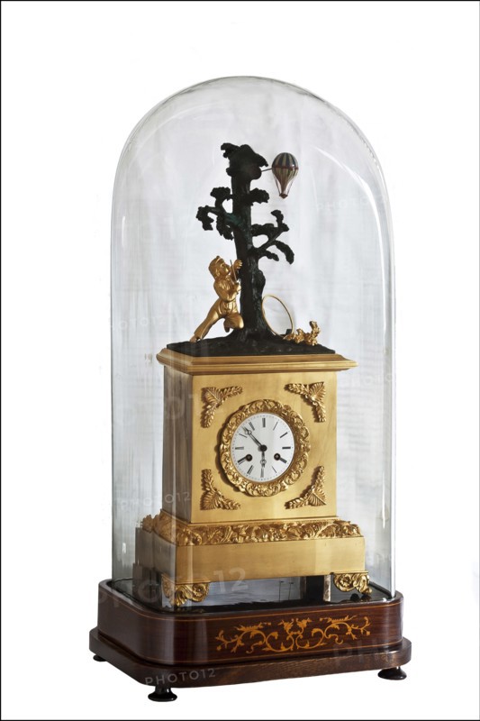 Pendule automate à la montgolfière
