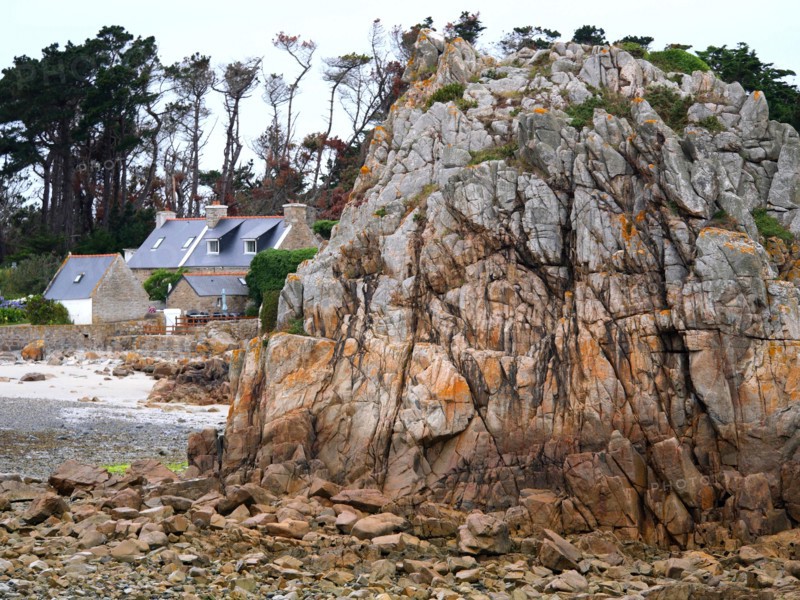 Along the hiking trail 34 in Brittany