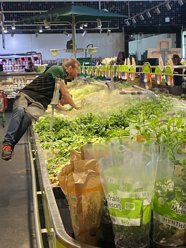 France - Consumer society - Economy