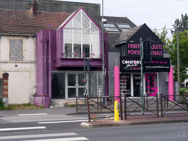 France - Banlieue - Zone commerciale