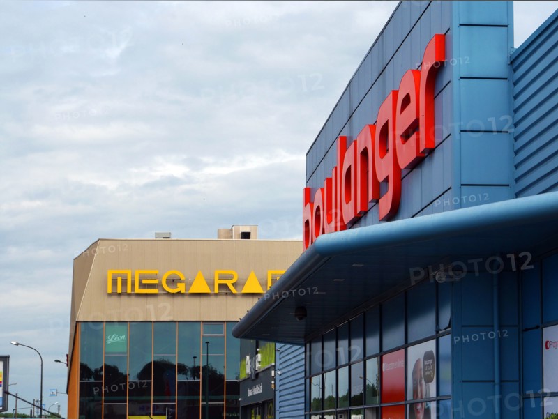 France - Suburb - Shopping area