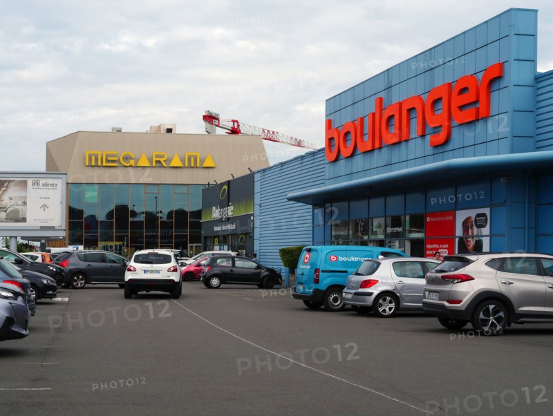 France - Suburb - Shopping area