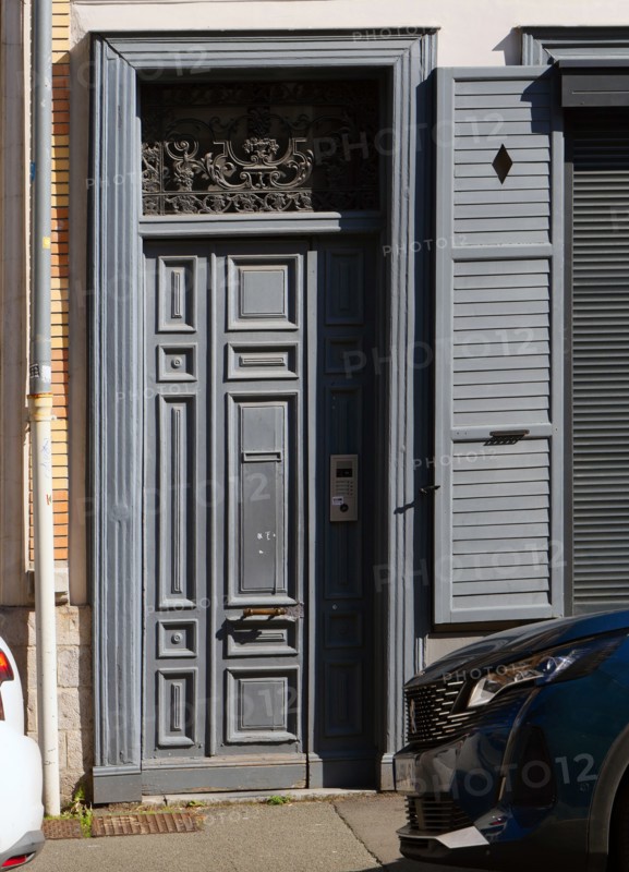 Lille, old door