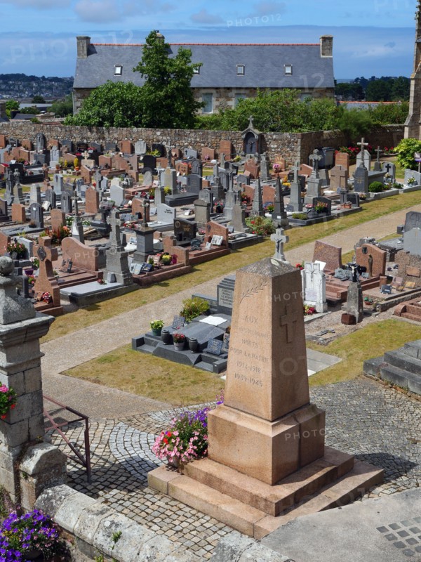 Cimetière de l'église de Louannec