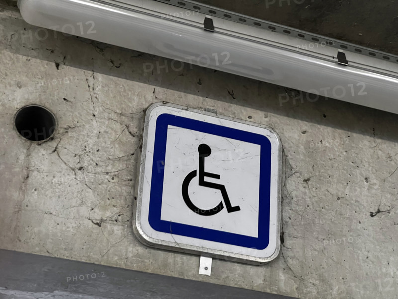 FRANCE - CIRCULATION - PARKING