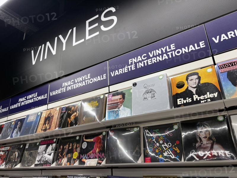 FRANCE - COMMERCE - MUSIQUE
