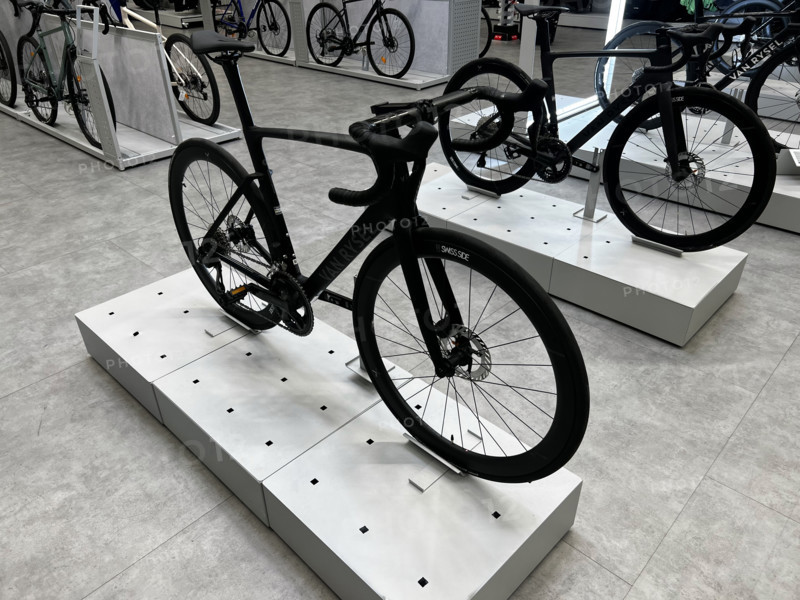 FRANCE - COMMERCE - SPORT