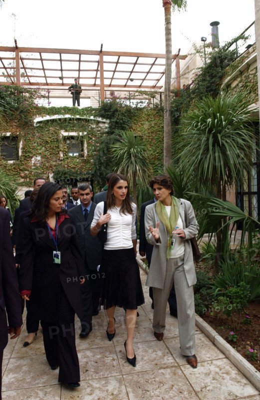 Queen Rania, November 2002