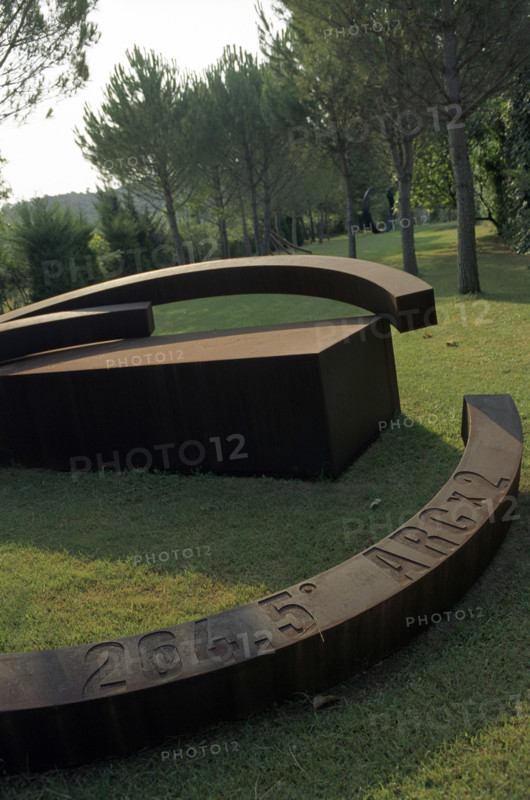 Bernar Venet, steel sculptor