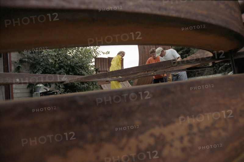 Bernar Venet, steel sculptor