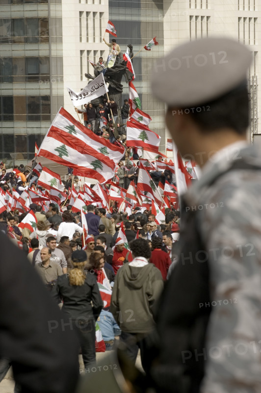 Lebanon celebrates collapse of Karami goverment