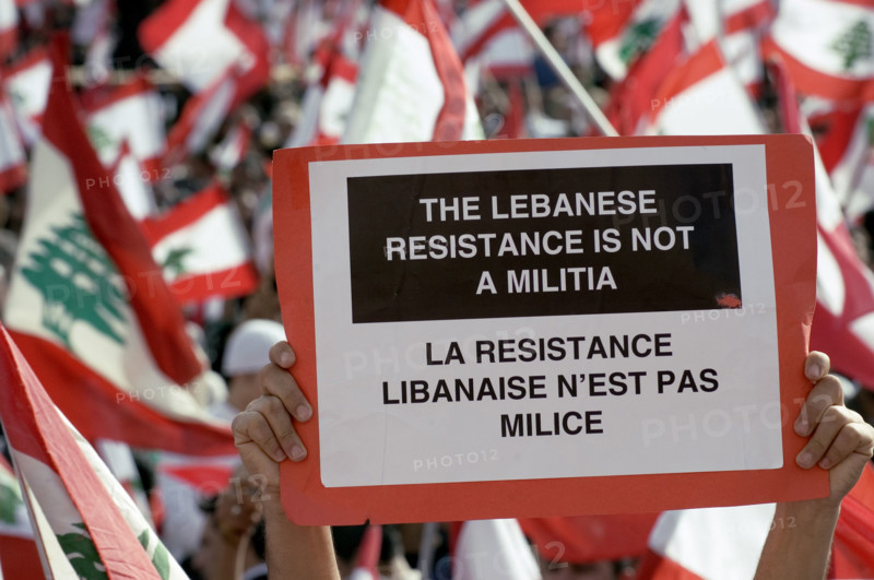 Vast crowd in Beirut backs a role for Syria