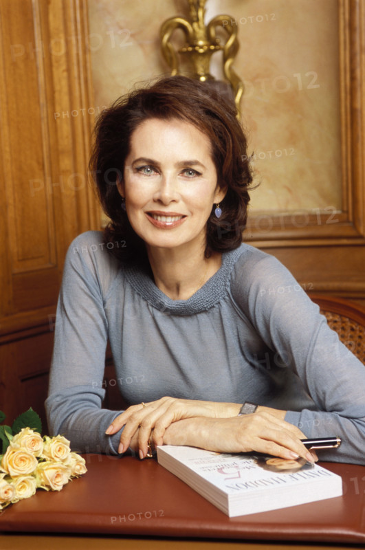 Dayle Haddon at the Plaza Athénée of Paris