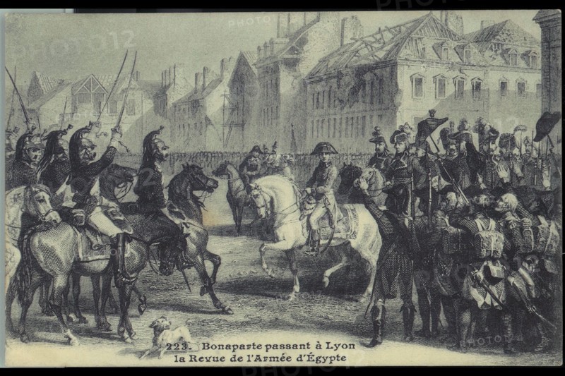 Napoléon Bonaparte passant à Lyon.
La revue de l'armée d'Egypte.