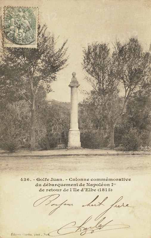 Golfe Juan: commemorative column.