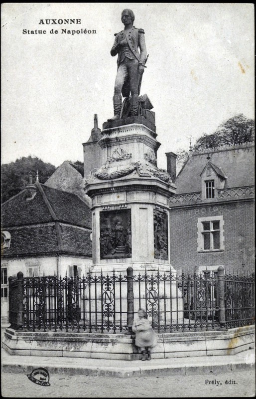 Statue of Napoleon in Auxonne.