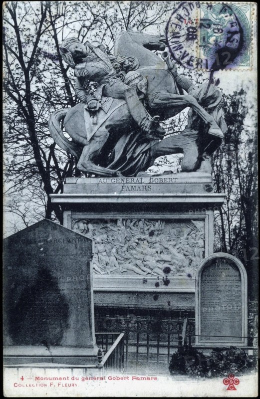 Monument dédié au général Gobert Famart.