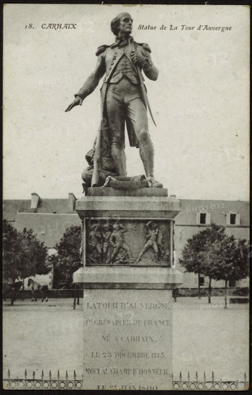 Statue of the First Granadier of France, Théophile Corret de La Tour d'Auvergne, in Carhaix.