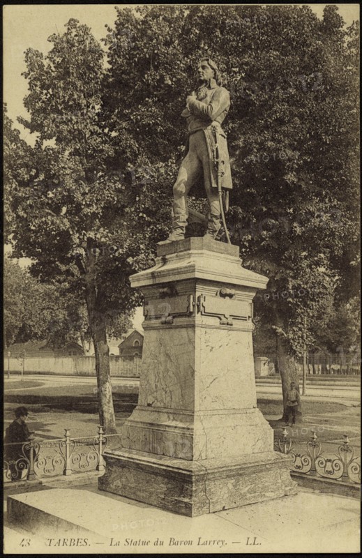 Statue du baron Larrey à Tarbes.