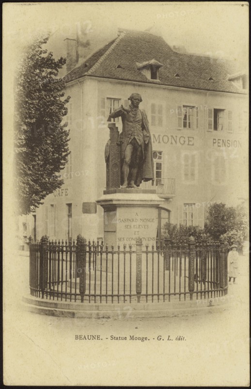 Statue of Gaspard Monge, Count of Péluse, in Beaune.
