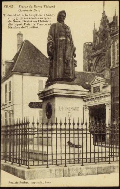 Statue of Baron Thénard in Sens.