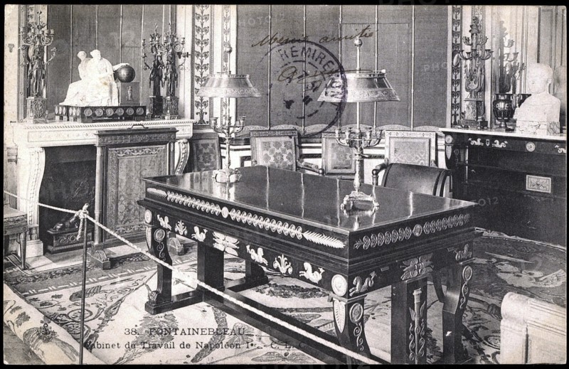 Palais de Fontainebleau : cabinet de travail de Napoléon 1er.