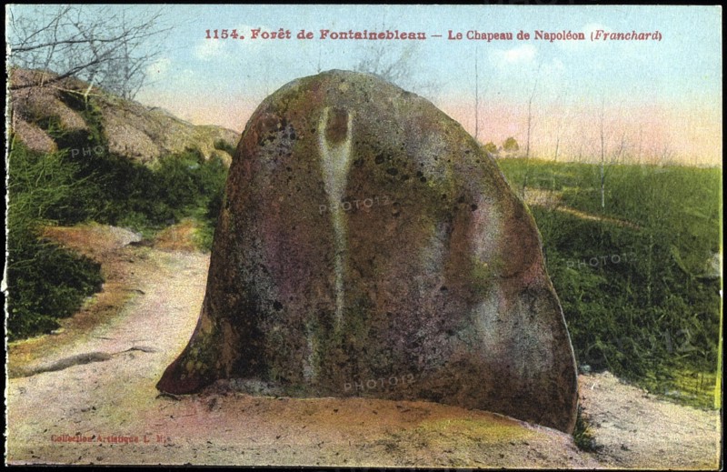 Forêt de Fontainebleau : le chapeau de Napoléon 1er.