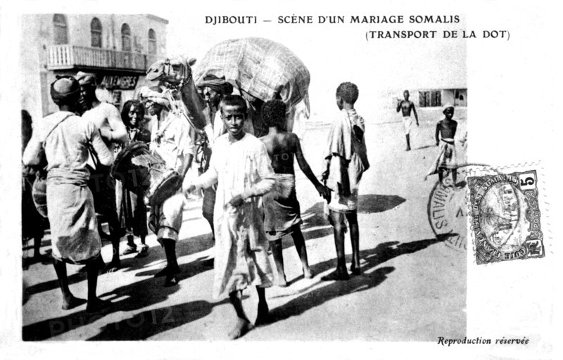 Scène d'un mariage somalis, le transport de la dot